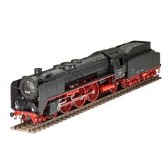 Revell 1/87 Express Locomotive BR 01 & Tender 2`2 T32