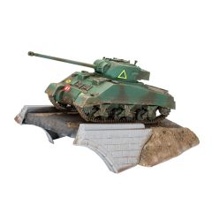 Revell 1/76 First Diorama Sherman Firefly