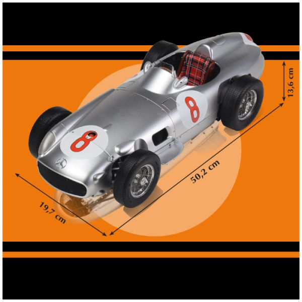 IXO Collection - 1/8 Mercedes Benz W196 NR. 8 (Juan Manuel Fangio)